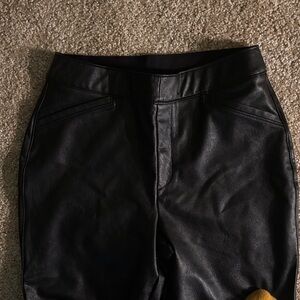 NWT never worn SPANX Women’s stylish fux leather Blacks pants 1% stretch